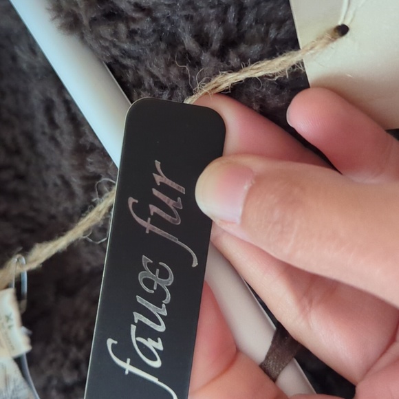 NWT Fall/winter vest Au Lieu - Picture 7 of 7